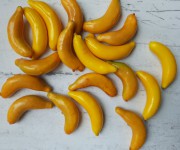 Бананы декоративные (Длина 45мм), 1 шт