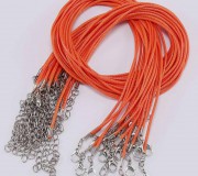 Кожаный шнур с застежкой, цвет Оранжевый 43 см (толщина 1,5мм) . - 1 шт.