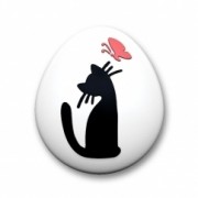 Котенок с бабочкой
